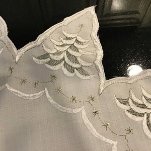 Vintage Embroidered Linen Doily Christmas